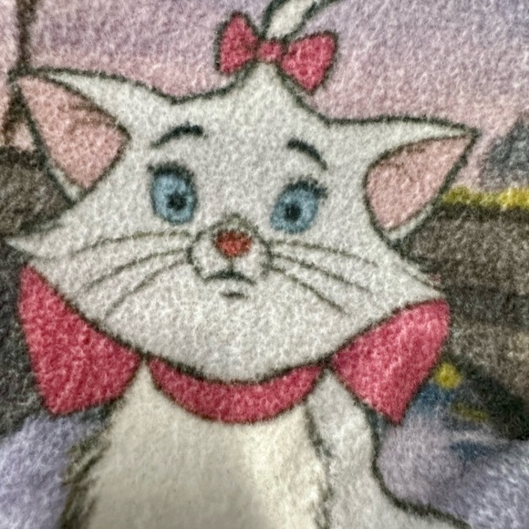 Disney Marie 1/4 Zip Fleece
Top for Adults - The Aristocats size 1X - Picture 11 of 16
